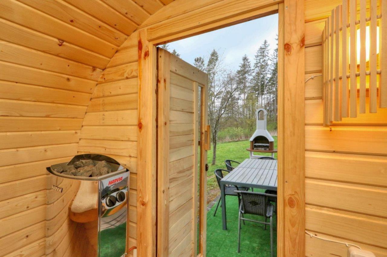 Seepark Kirchheim Ferienhaus Bei Zeta Mit Sauna Exterior foto